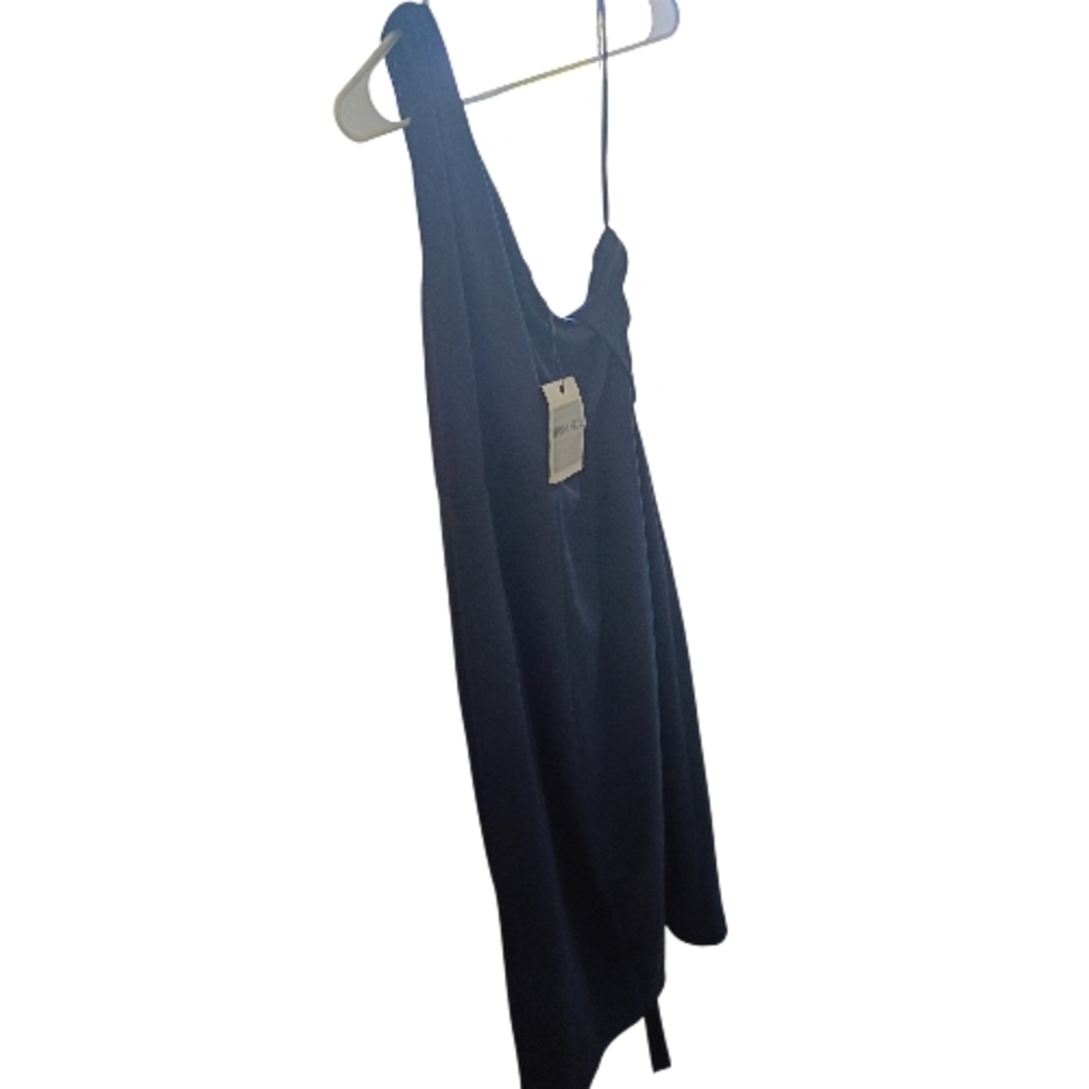 Asymmetric One-Shoulder Black Dress - Picture 2 of 4